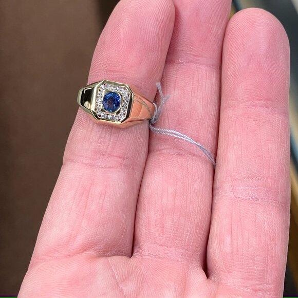 Sapphire And Diamond Gold Ring - Picture 5 of 6